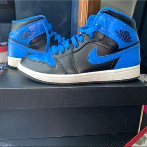 Jordan 1 mid royal paint splatter